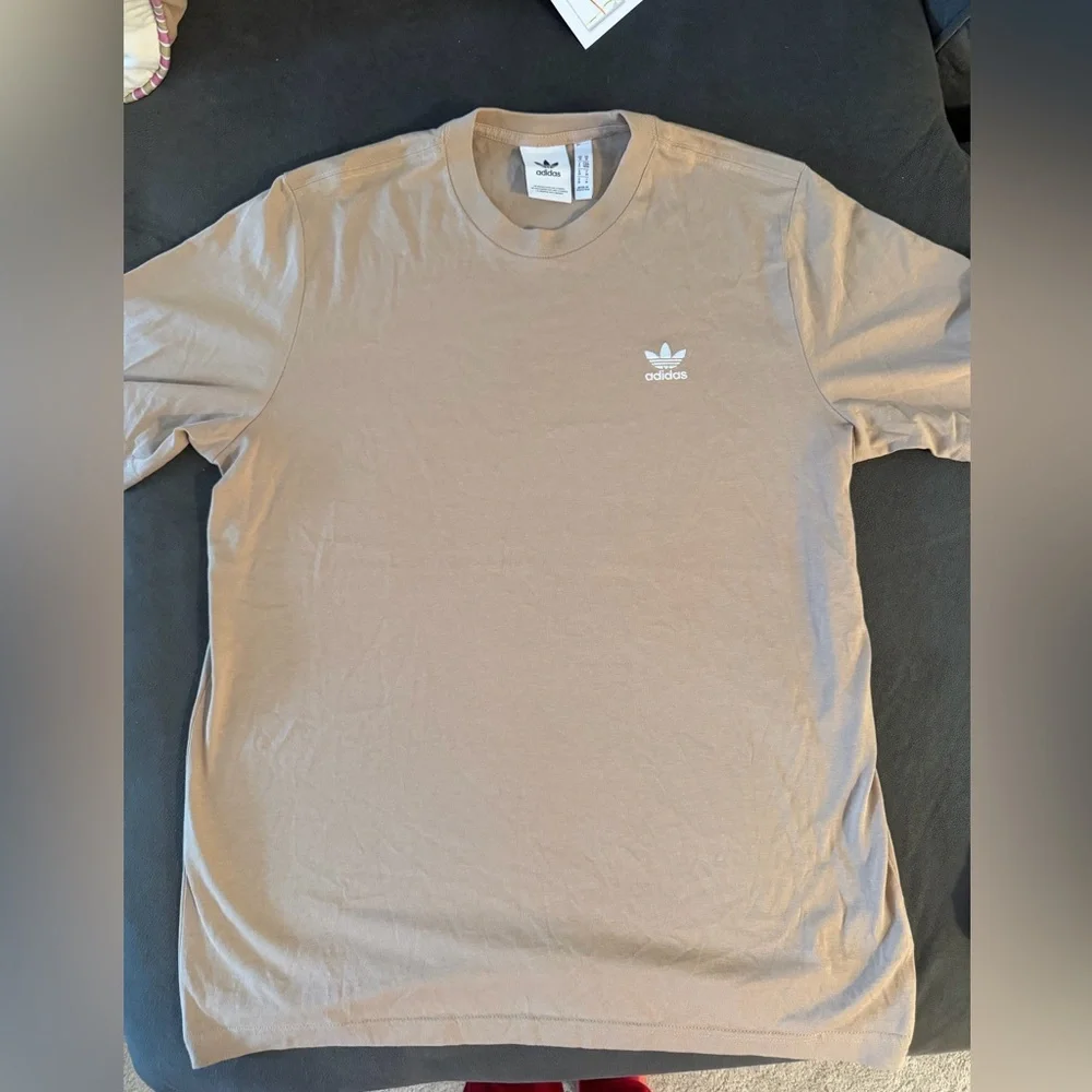Adidas Men's Beige Short Sleeve Tee M